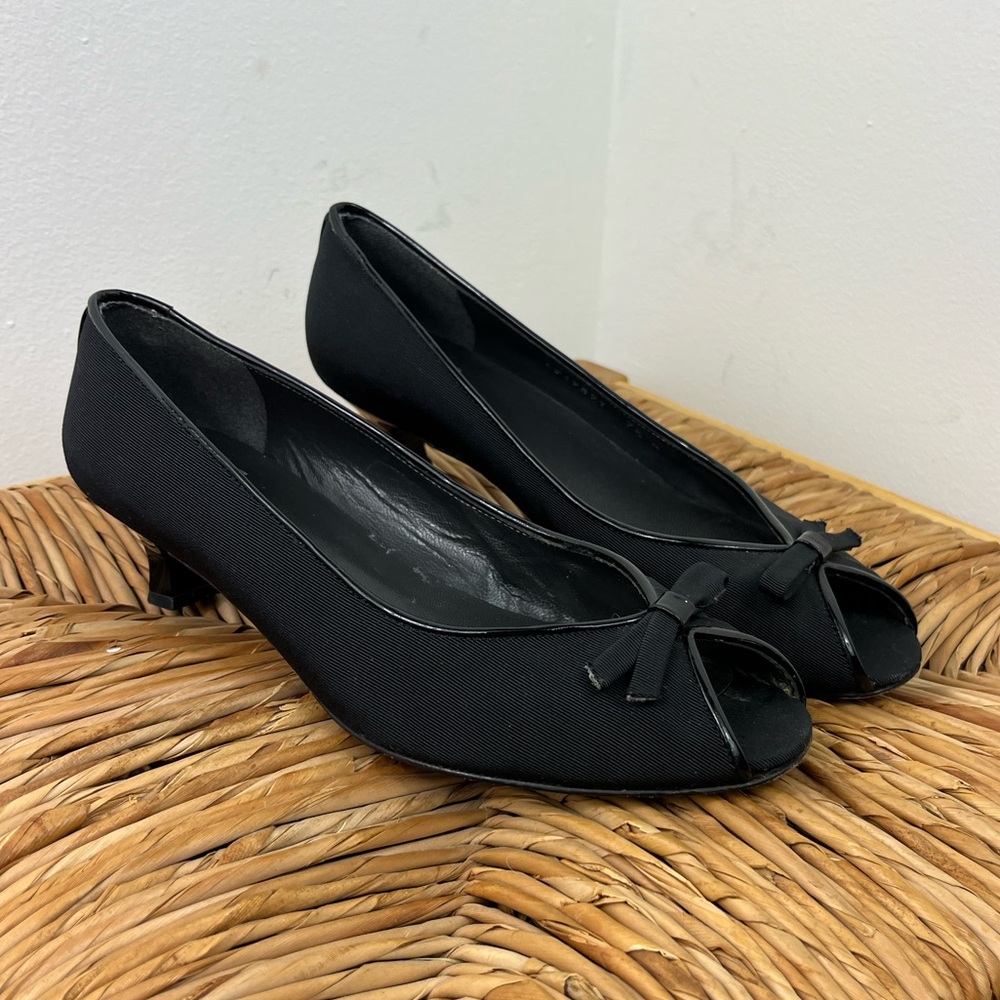 STUART WEITZMAN Neoprene Leather Trim Embellishment Pumps Sz 7 1/2